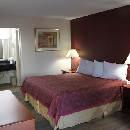 Travel Inn Of Buford Exteriör bild